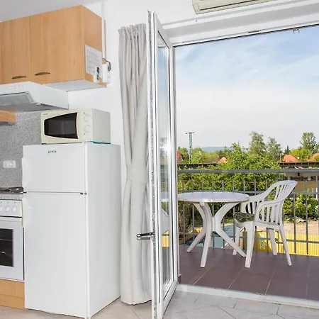 Apartment In 19551 Balatonmariafurdo